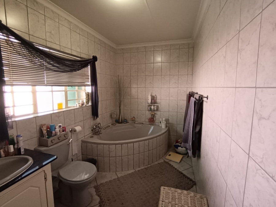 4 Bedroom Property for Sale in Cashan North West